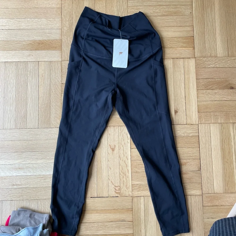Fabletics Maternity High-waisted PureLuxe 7/8 Leggings - Picture 6 of 6
